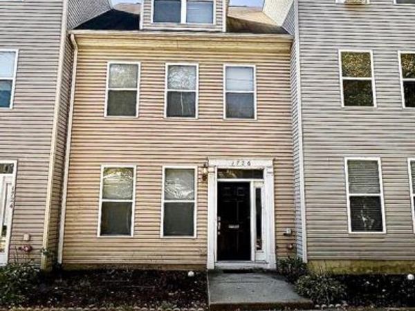1726 LOGAN STREET , HARRISBURG, PA 17102