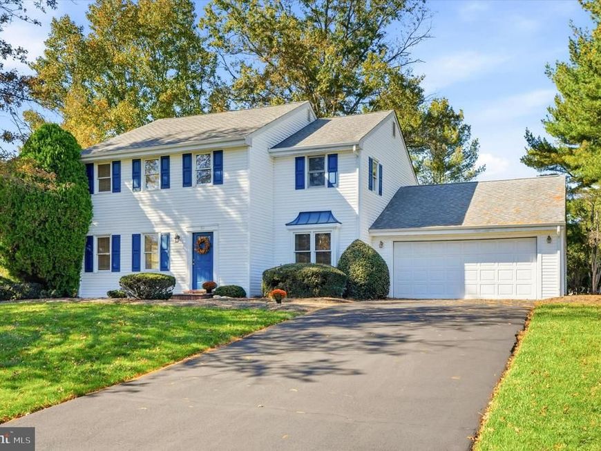18 Averstone Drive E, Unit E, Washington Crossing, PA 18977 Main Photo