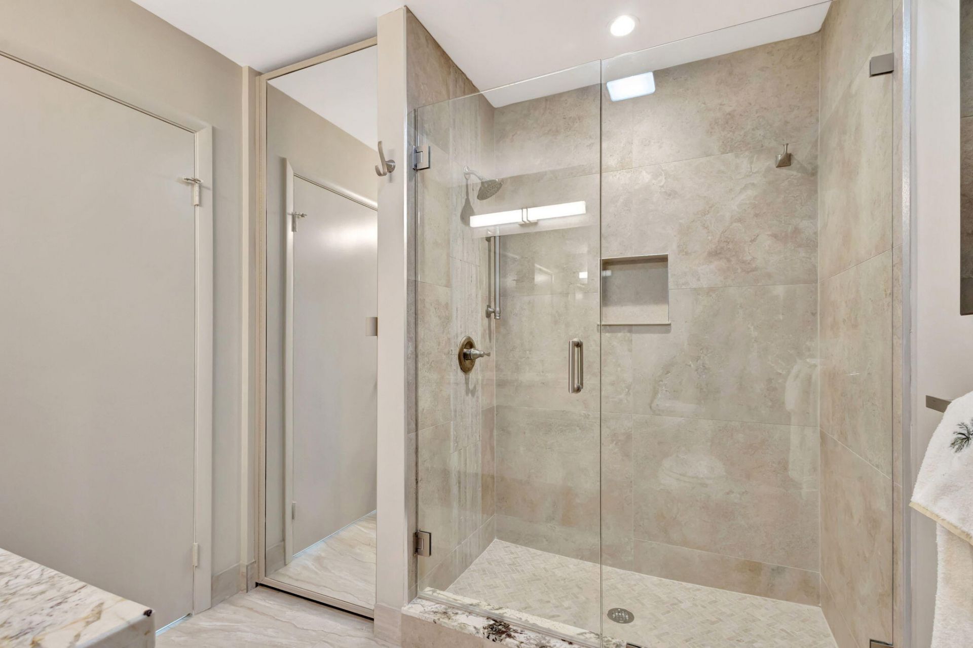 2624 Mohawk Circle, West Palm Beach, FL 33409 Photo
