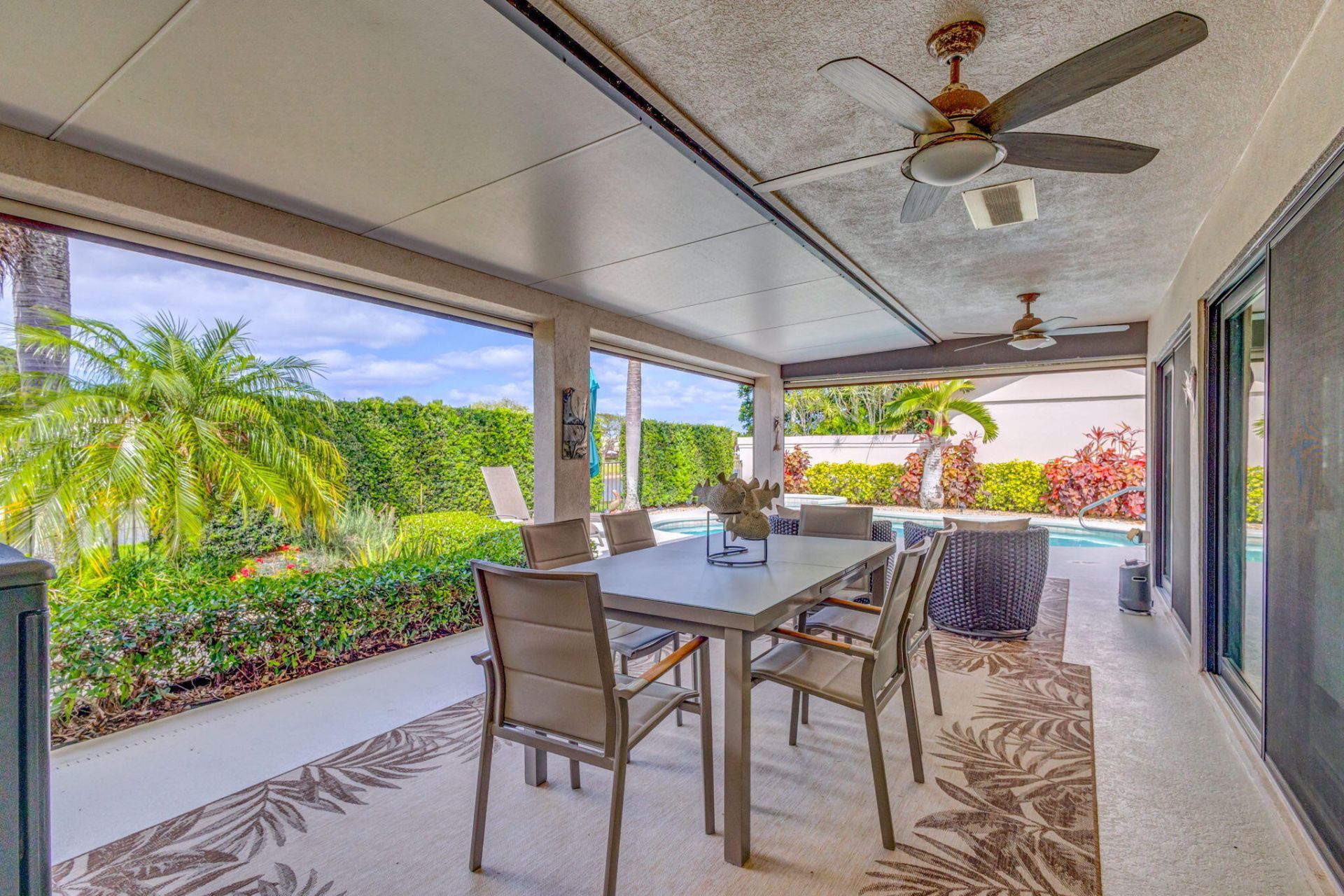 2624 Mohawk Circle, West Palm Beach, FL 33409 Photo