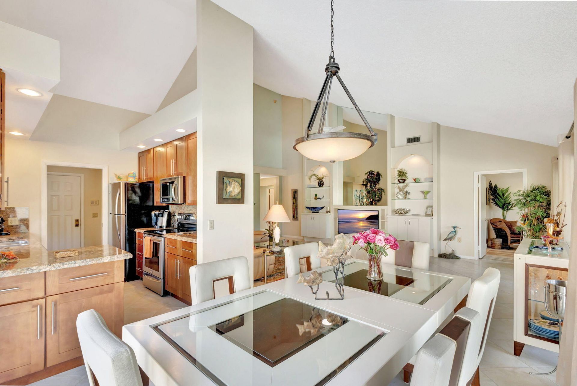 2624 Mohawk Circle, West Palm Beach, FL 33409 Photo