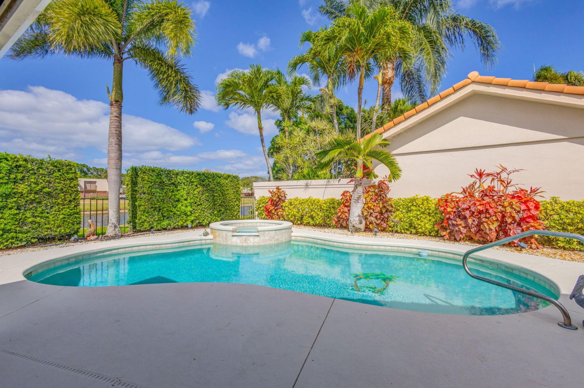 2624 Mohawk Circle, West Palm Beach, FL 33409 Photo