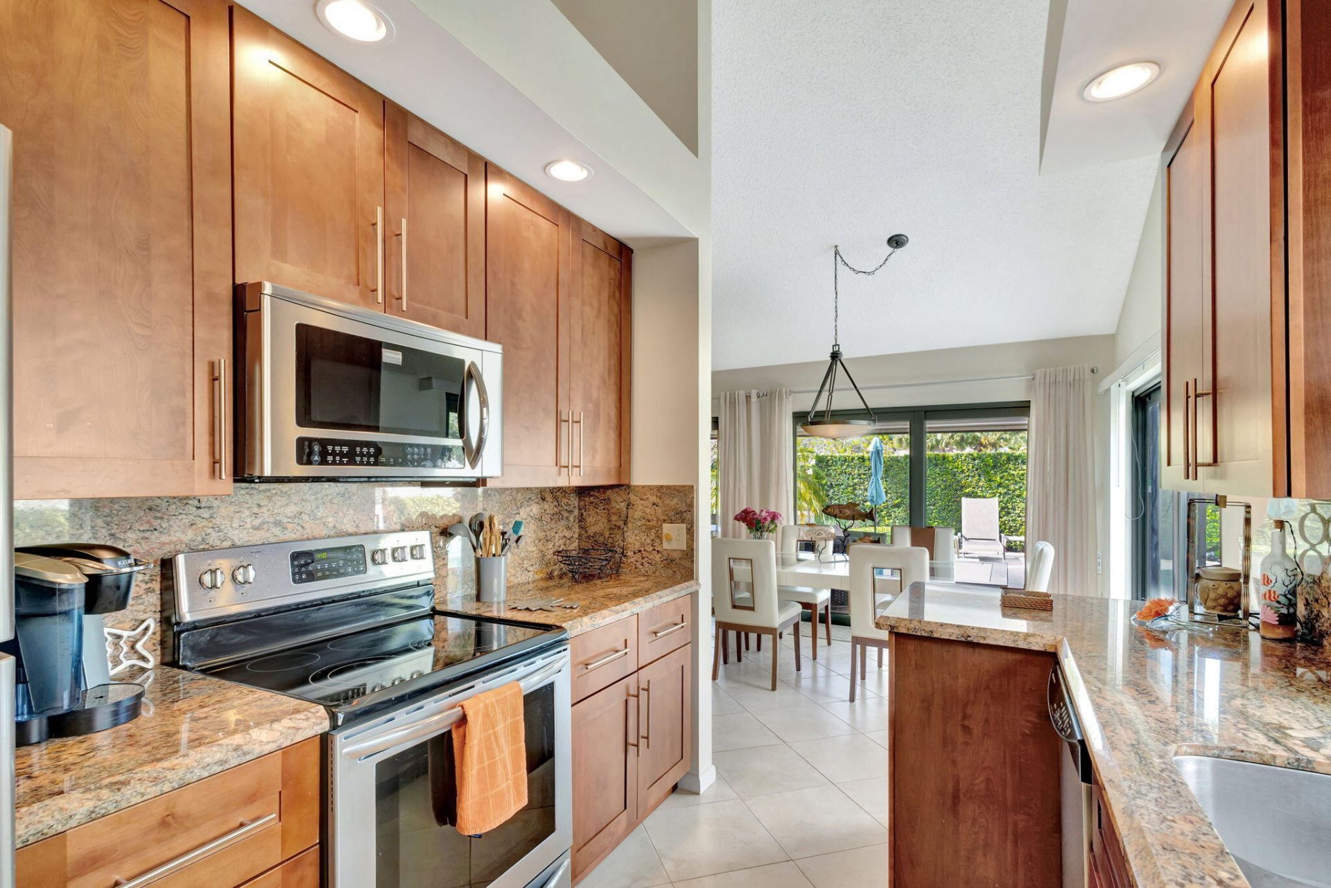 2624 Mohawk Circle, West Palm Beach, FL 33409 Photo