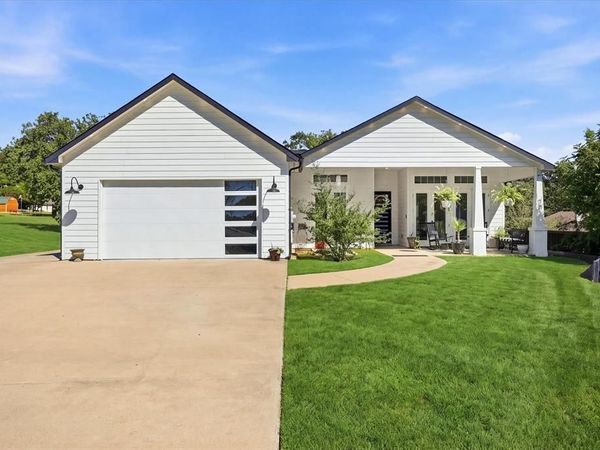 109 Bowie Drive, Lake Kiowa, TX 76240
