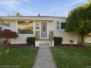 24841 Hayes Avenue , Eastpointe, Mi 48021