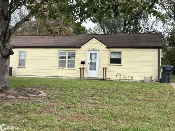 107 N 2Nd Avenue, Villisca, IA 50864