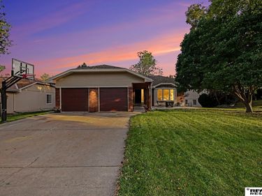 6615 S 92Nd Circle, Omaha, NE 68127