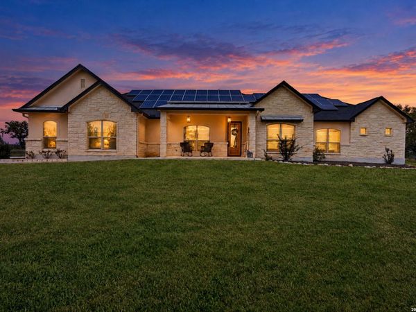 1027 County Road 367, Hondo, TX 78861