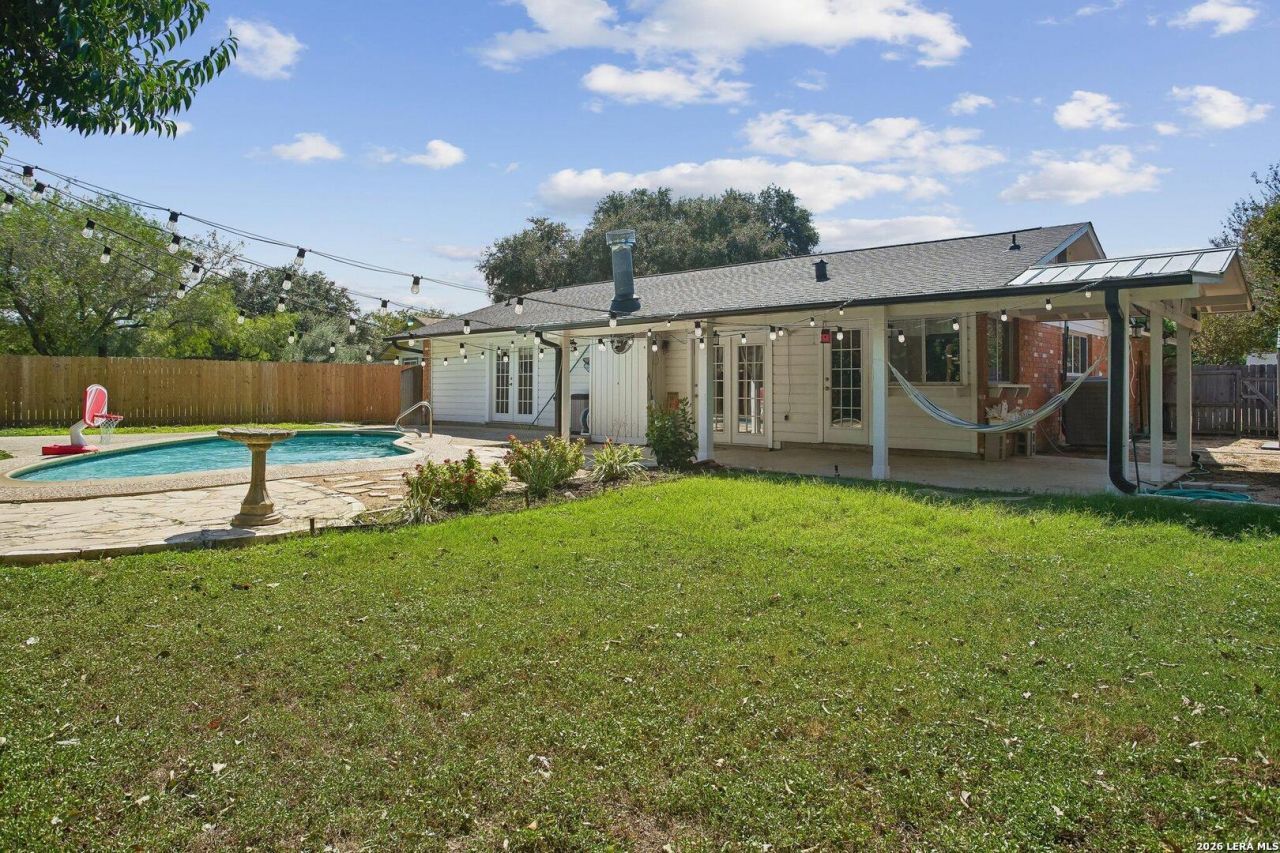 6407 Stable Dr, Leon Valley, TX 78240 Main Photo