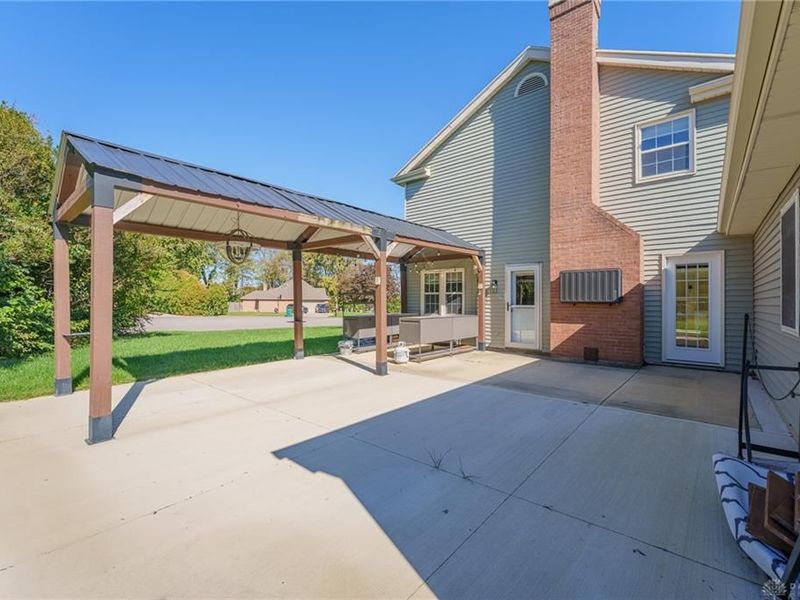2550 Broken Woods Drive, Troy, OH 45373 Photo 21