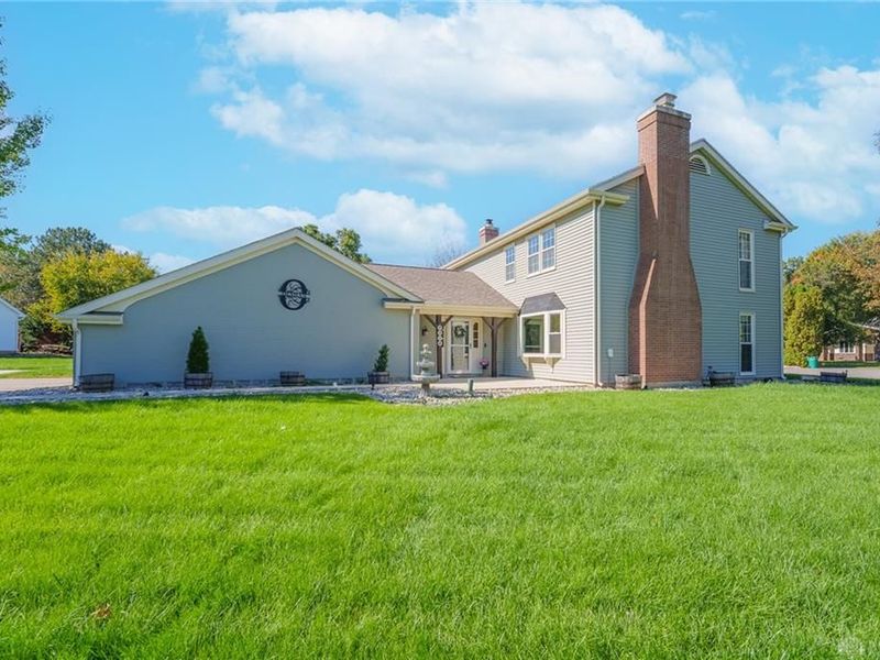 2550 Broken Woods Drive, Troy, OH 45373 Photo 3