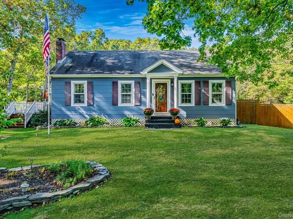44 Oregon Avenue, Medford, NY 11763