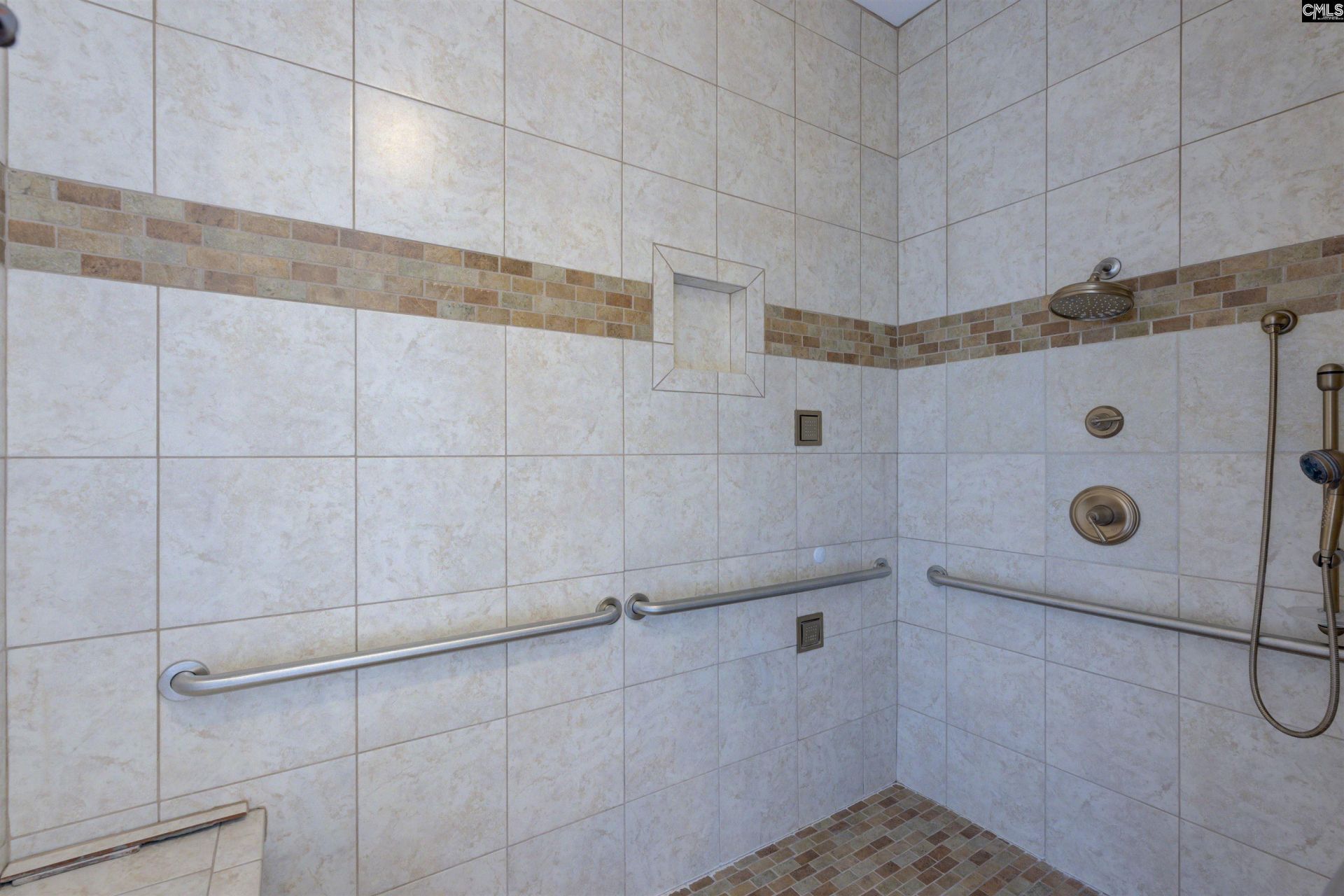 64 Redbay Road Photo 31