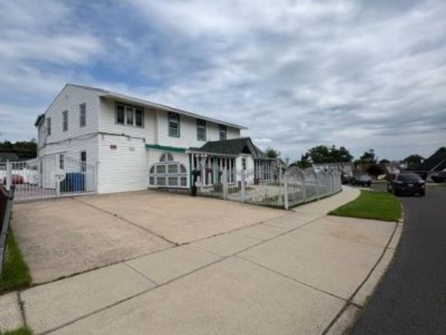 10 Middle Road , Levittown, PA 19056 Main Photo