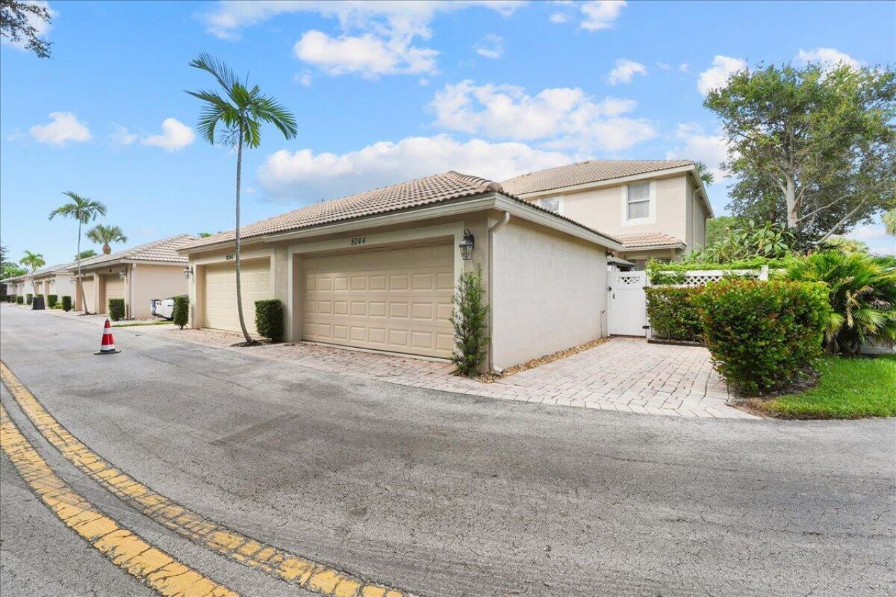 8044 Murano Circle, Palm Beach Gardens, FL 33418 Photo