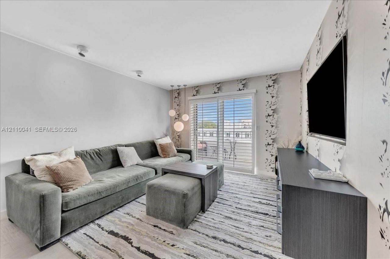 1610 Lenox Ave, Unit 516, Miami Beach, FL 33139 Photo