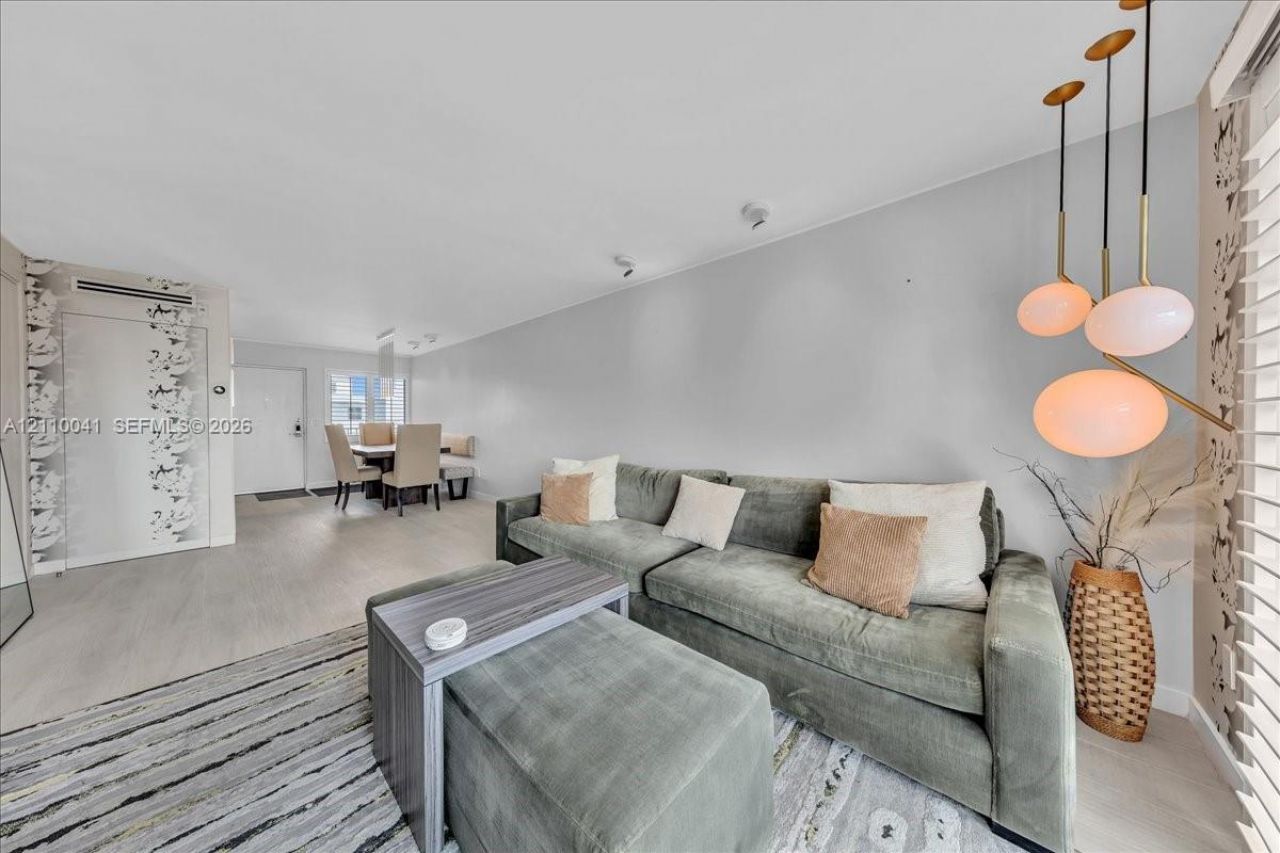 1610 Lenox Ave, Unit 516, Miami Beach, FL 33139 Photo