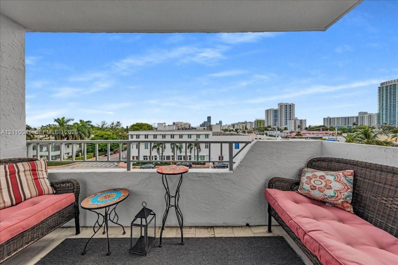 1610 Lenox Ave, Unit 516, Miami Beach, FL 33139 Photo