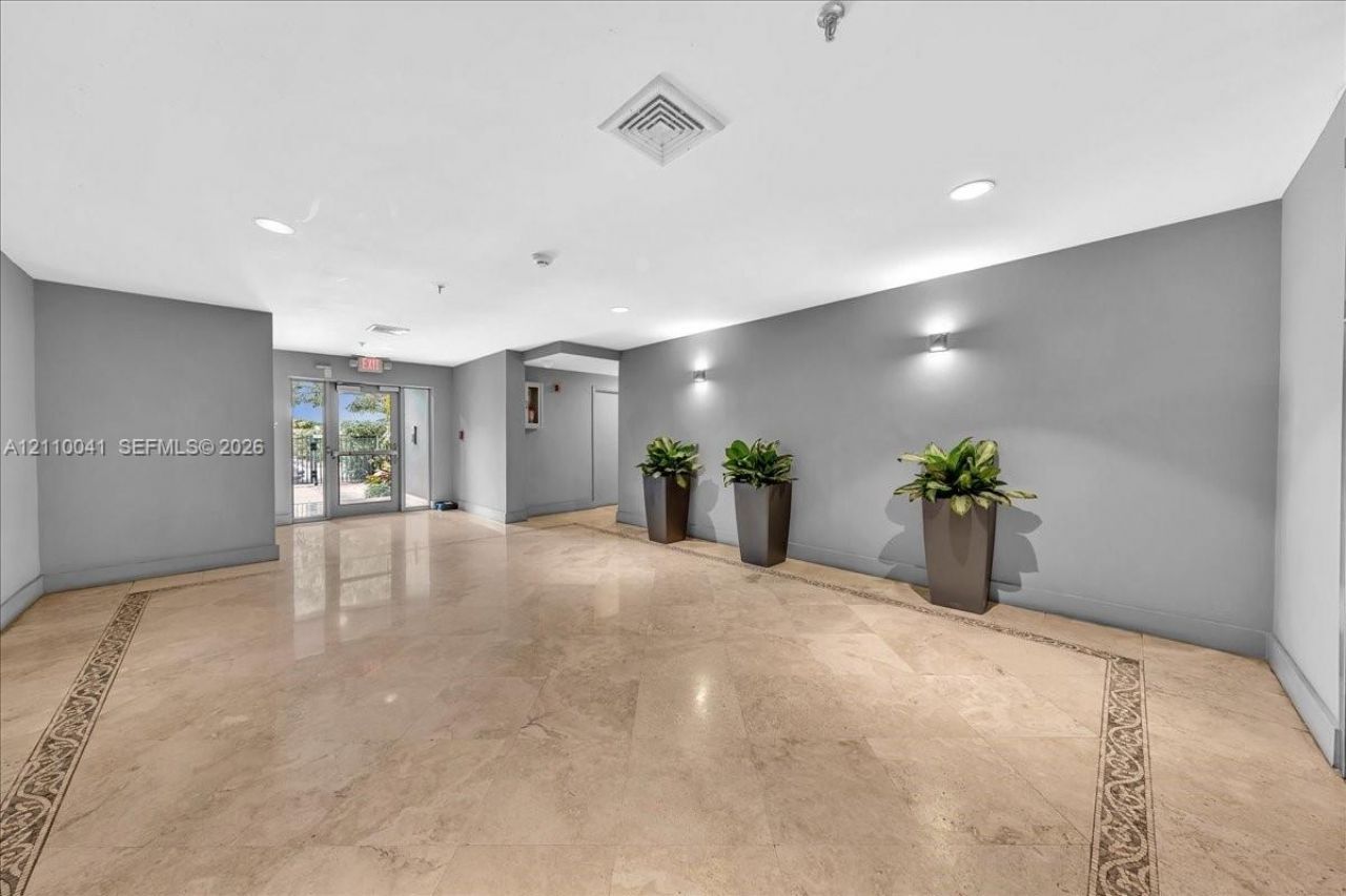 1610 Lenox Ave, Unit 516, Miami Beach, FL 33139 Photo