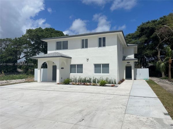 11941 SW 218th St , Miami, FL 33170