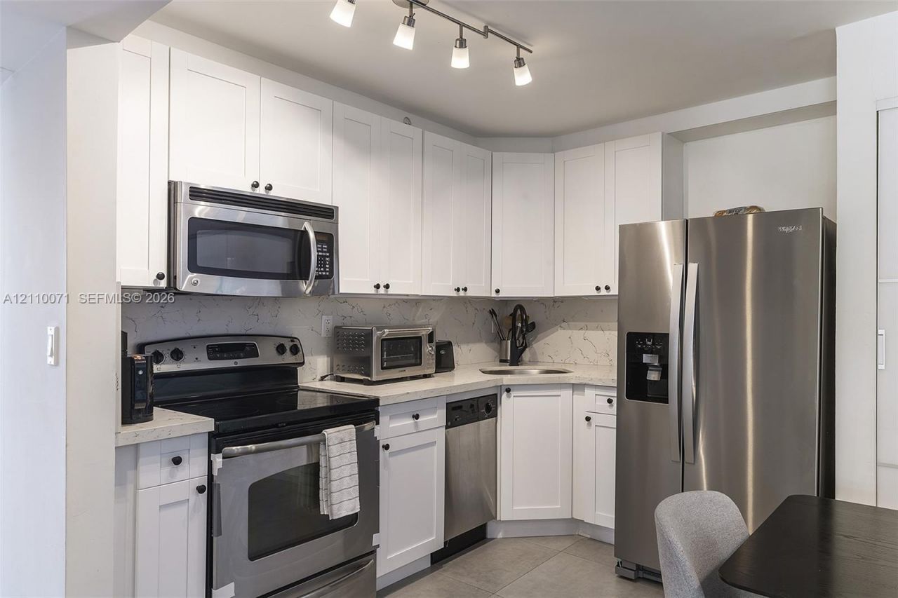 1035 West Ave, Unit 201, Miami Beach, FL 33139 Photo