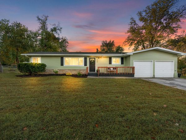 708 E Mccracken Road , Ozark, MO 65721