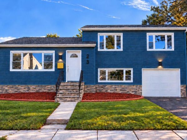 23 Davison Place , Freeport, NY 11520