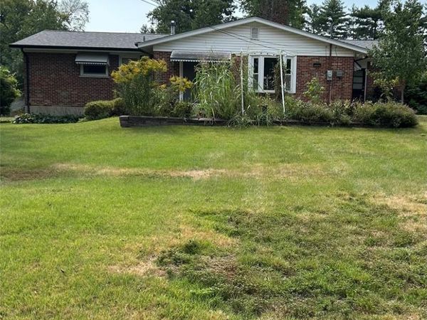 615 Fox Creek Court , Crestwood, MO 63126