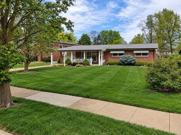615 Fox Creek Court , Crestwood, MO 63126