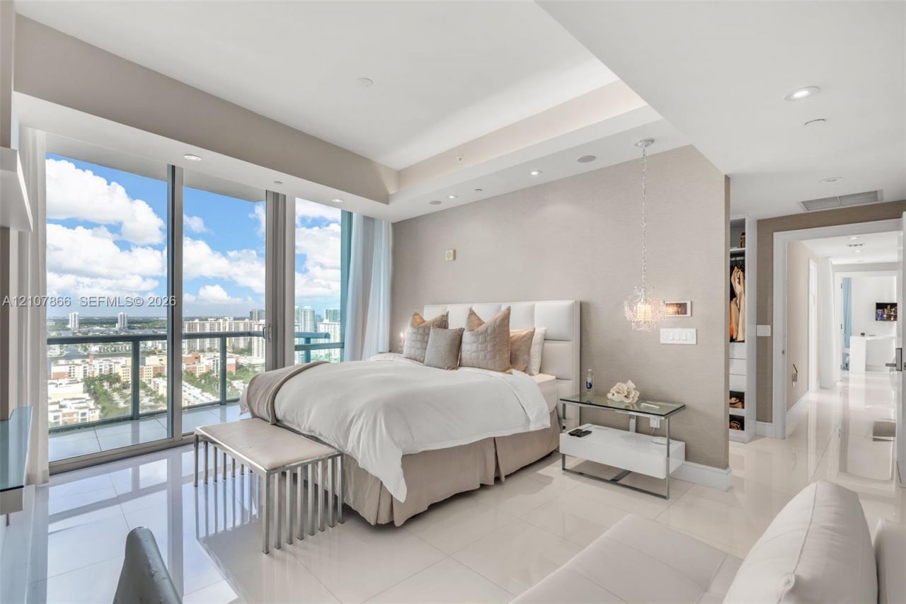 17121 Collins Ave, Unit 2608, Sunny Isles Beach, FL 33160 Photo