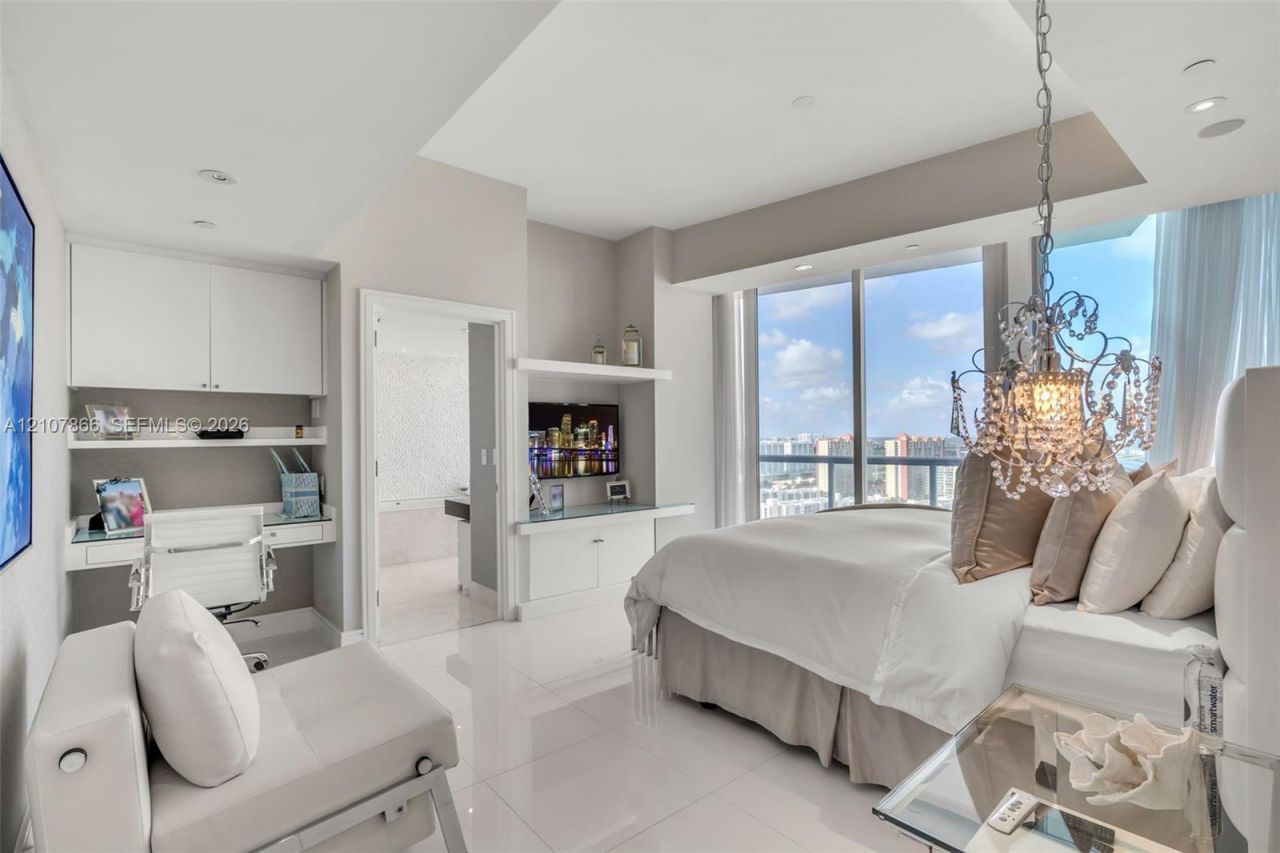 17121 Collins Ave, Unit 2608, Sunny Isles Beach, FL 33160 Photo