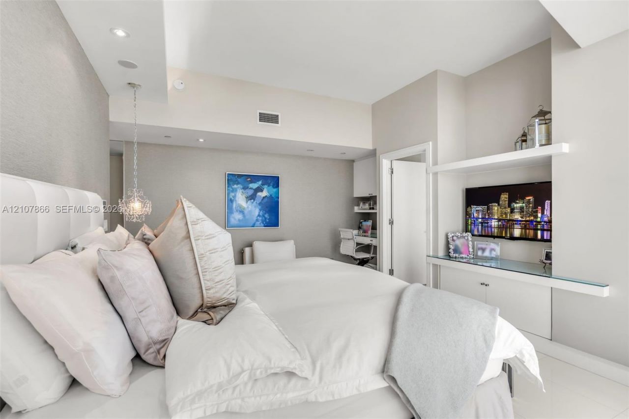 17121 Collins Ave, Unit 2608, Sunny Isles Beach, FL 33160 Photo