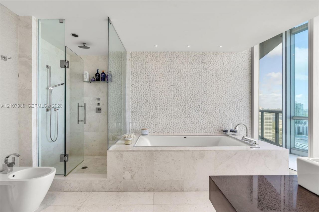 17121 Collins Ave, Unit 2608, Sunny Isles Beach, FL 33160 Photo