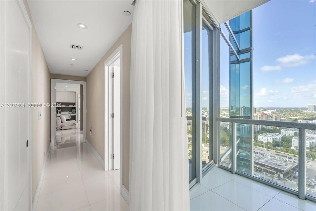 17121 Collins Ave, Unit 2608, Sunny Isles Beach, FL 33160 Photo