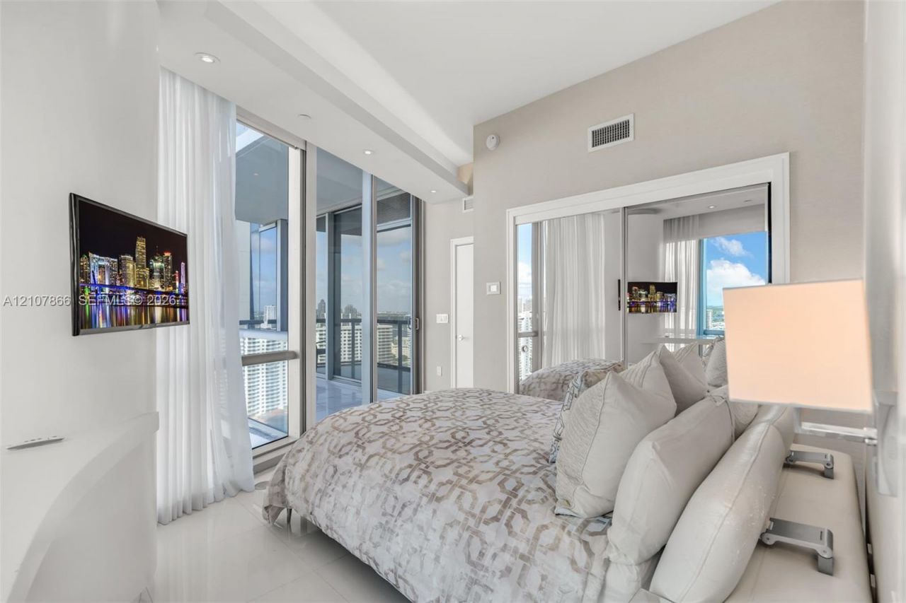 17121 Collins Ave, Unit 2608, Sunny Isles Beach, FL 33160 Photo