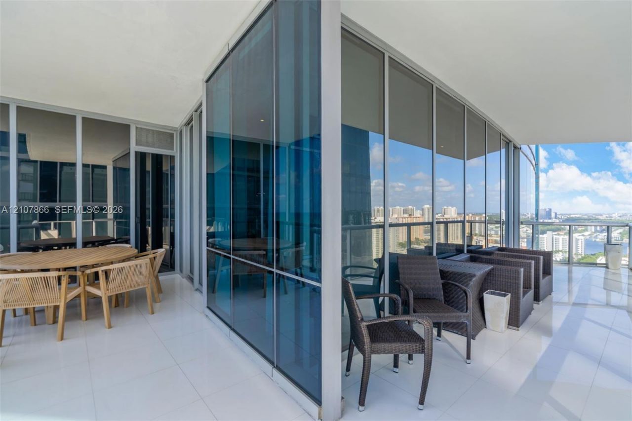 17121 Collins Ave, Unit 2608, Sunny Isles Beach, FL 33160 Photo