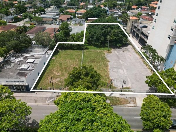 2940 SW 22nd Ter , Miami, FL 33145