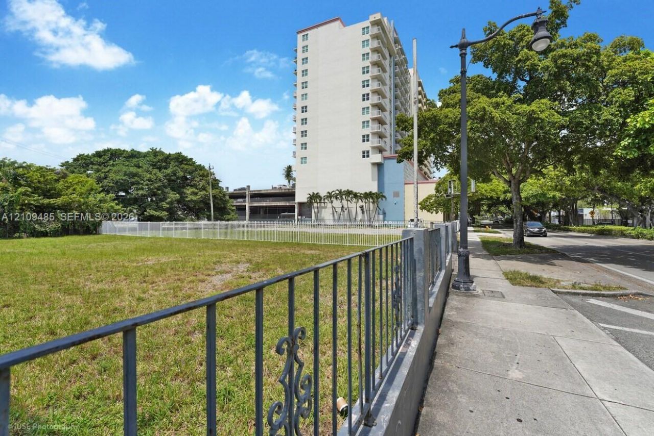 2940 SW 22nd Ter , Miami, FL 33145 Photo