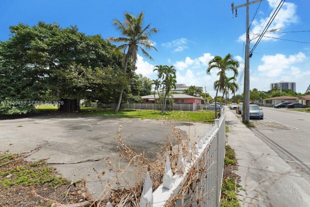 2940 SW 22nd Ter , Miami, FL 33145 Photo