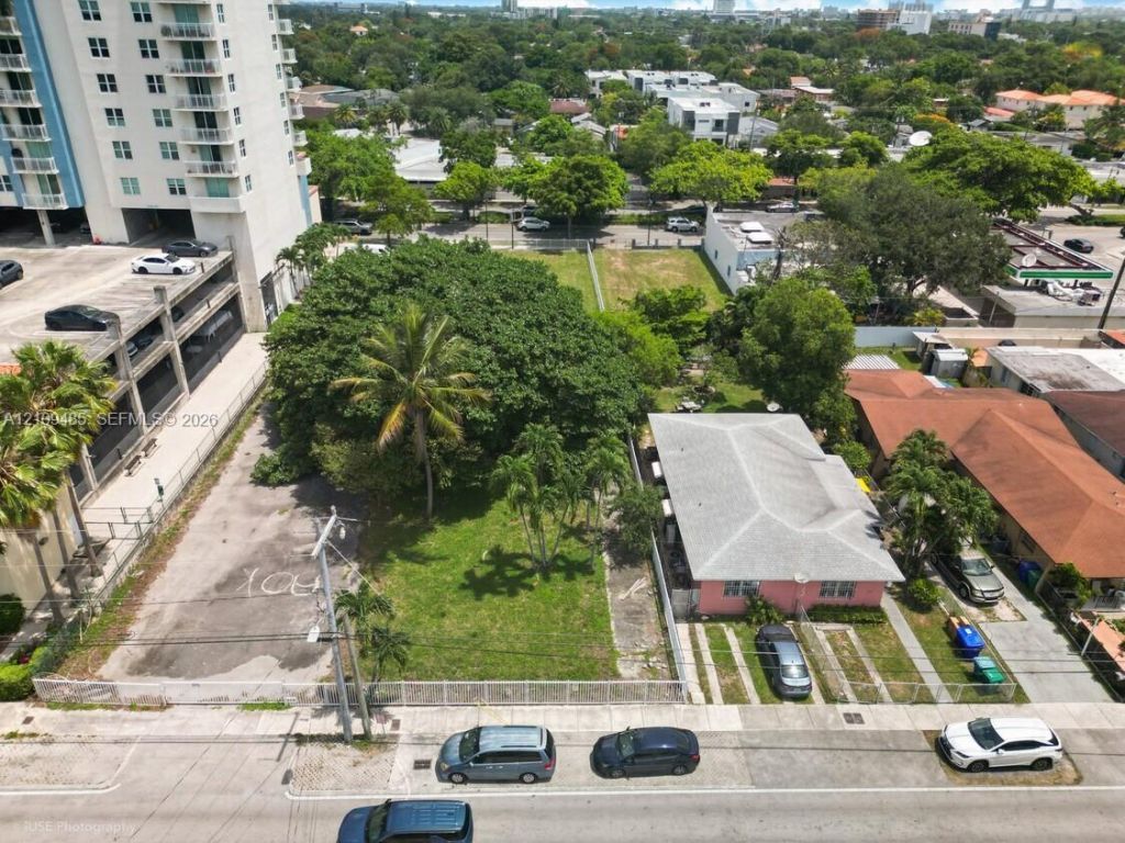 2940 SW 22nd Ter , Miami, FL 33145 Photo