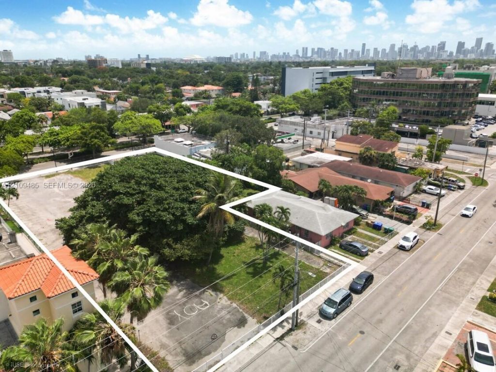 2940 SW 22nd Ter , Miami, FL 33145 Photo