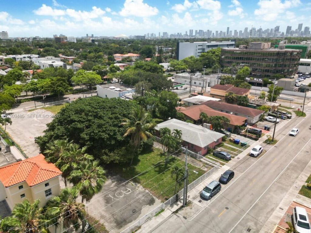 2940 SW 22nd Ter , Miami, FL 33145 Photo