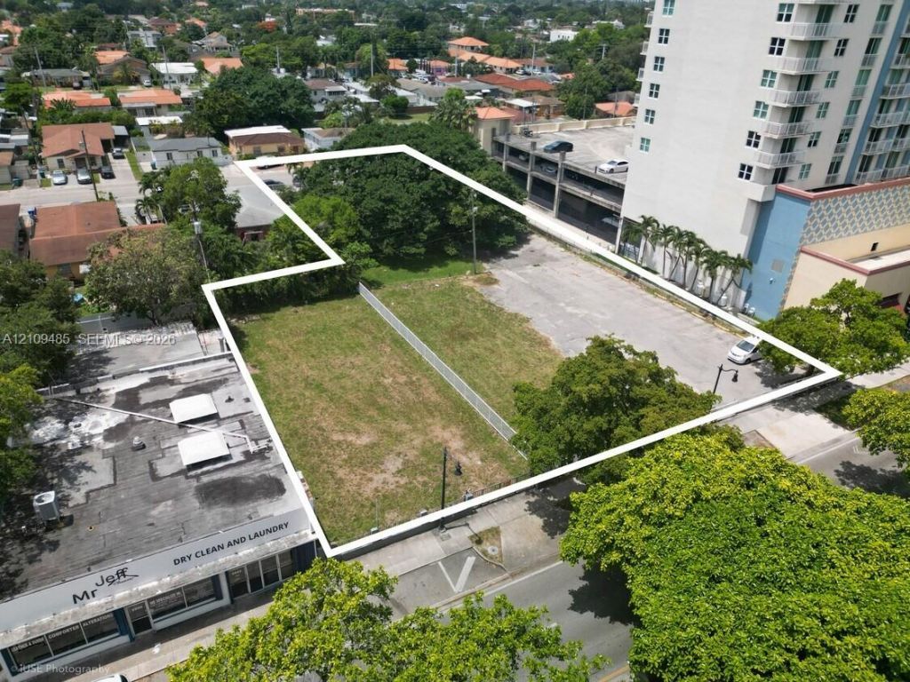 2940 SW 22nd Ter , Miami, FL 33145 Photo