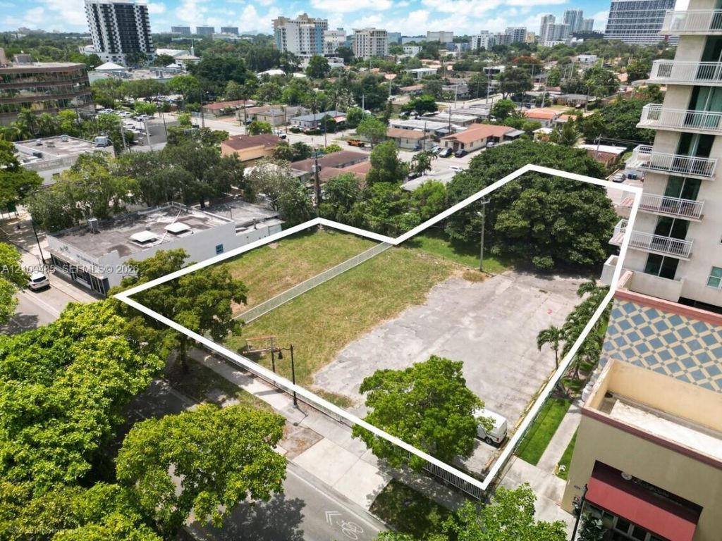 2940 SW 22nd Ter , Miami, FL 33145 Photo