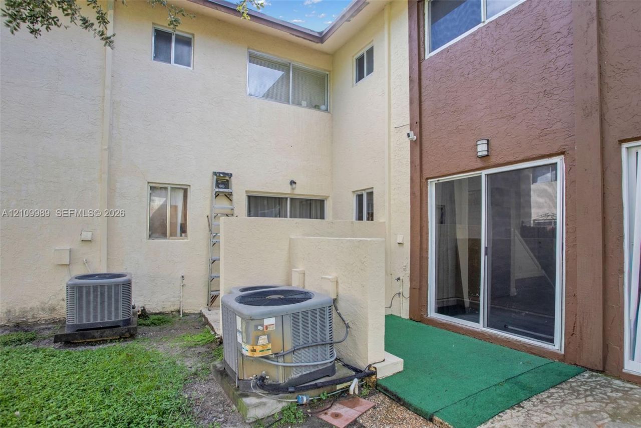 6625 Winfield Blvd, Unit 4-D, Margate, FL 33063 Photo