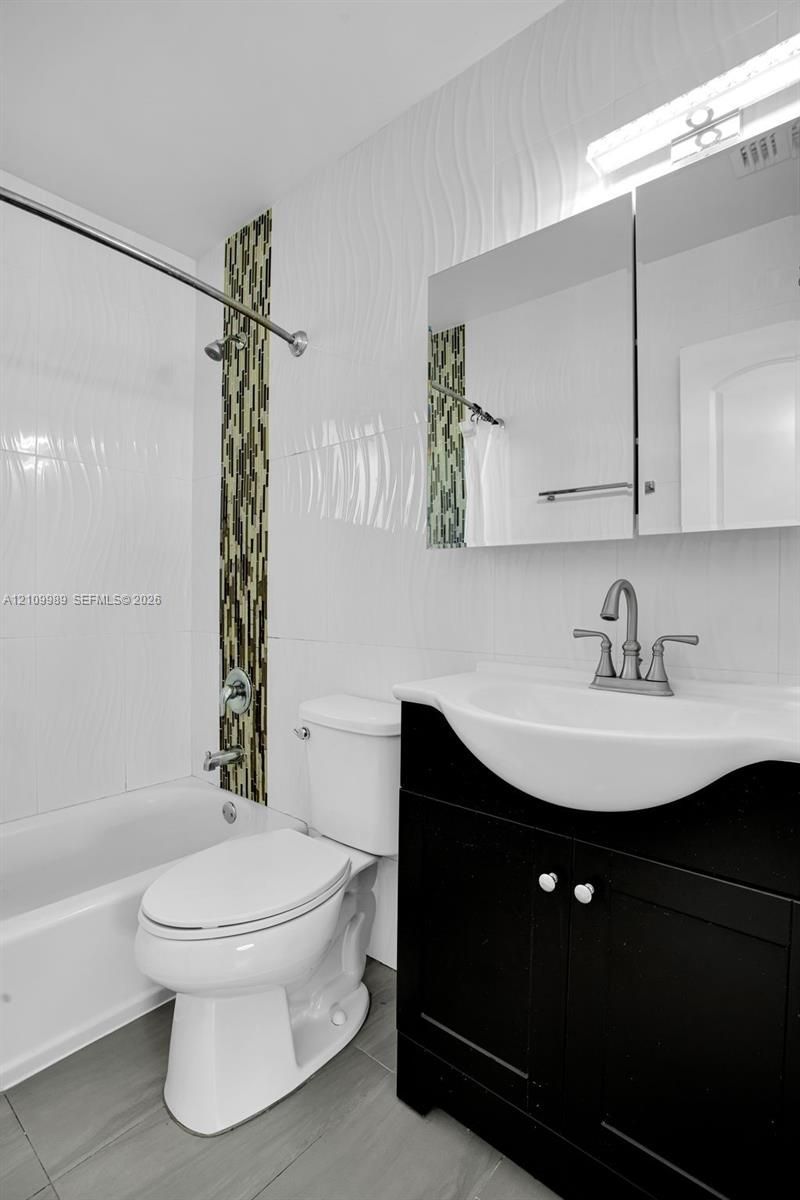 6625 Winfield Blvd, Unit 4-D, Margate, FL 33063 Photo
