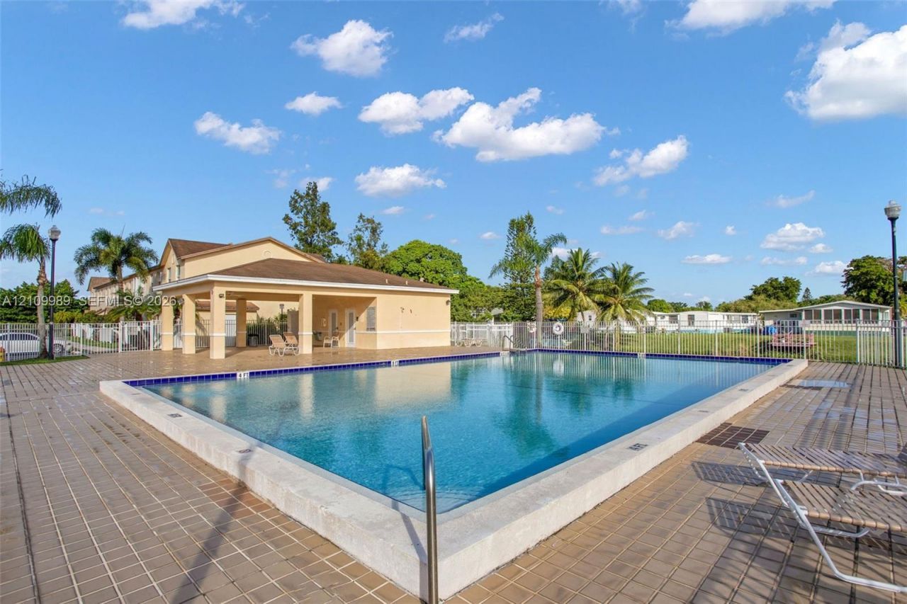 6625 Winfield Blvd, Unit 4-D, Margate, FL 33063 Photo