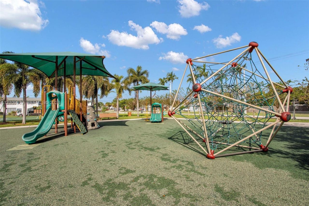 6625 Winfield Blvd, Unit 4-D, Margate, FL 33063 Photo