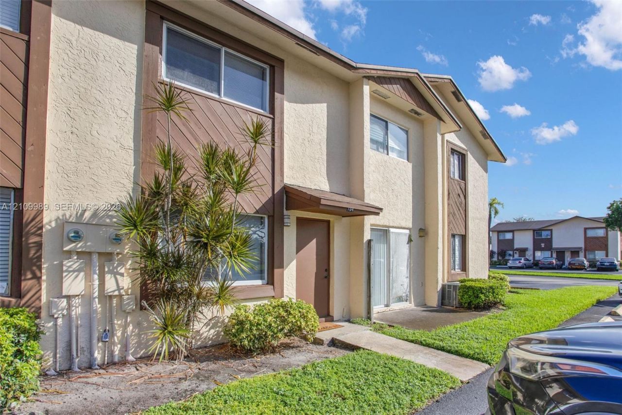 6625 Winfield Blvd, Unit 4-D, Margate, FL 33063 Photo