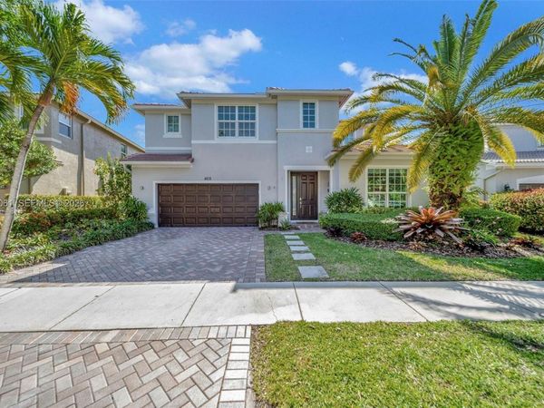 4424 E Whitewater Ave, Weston, FL 33332
